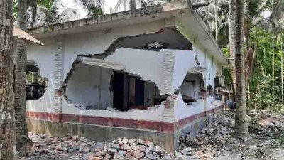 বাগেরহাটে পুরুষ শূন্য শতাধিক পরিবার, আতঙ্কে নারী ও শিশুরা